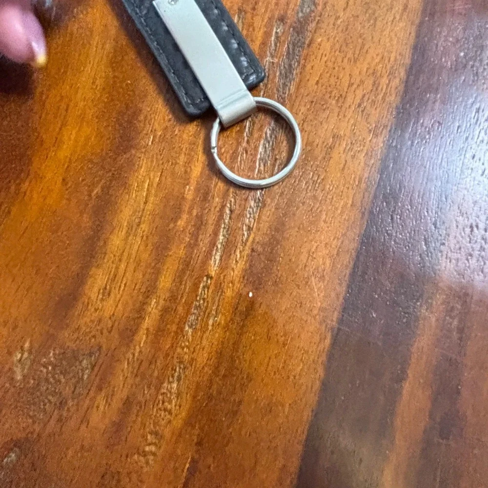 Range Rover Black Carbon Fiber Leather Keychain Brushed Metal Logo Key Fob